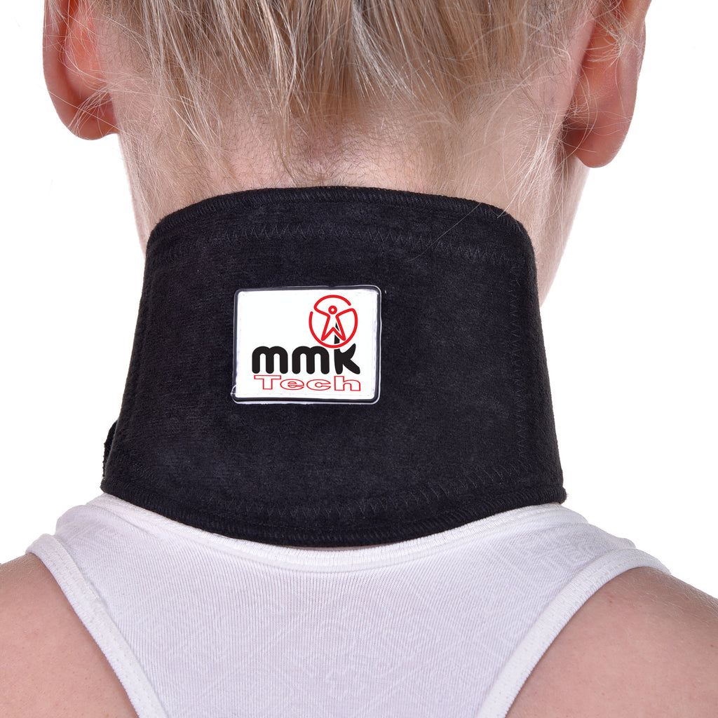 MMK Tech Nackenstützkragen in Schwarz – am Modell getragen