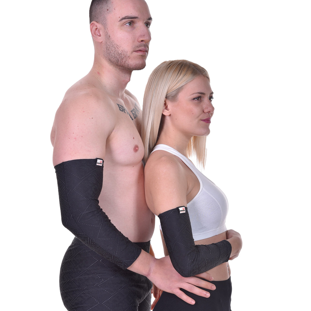 MMK Tech Arm-Sleeve in Schwarz – am Modell getragen
